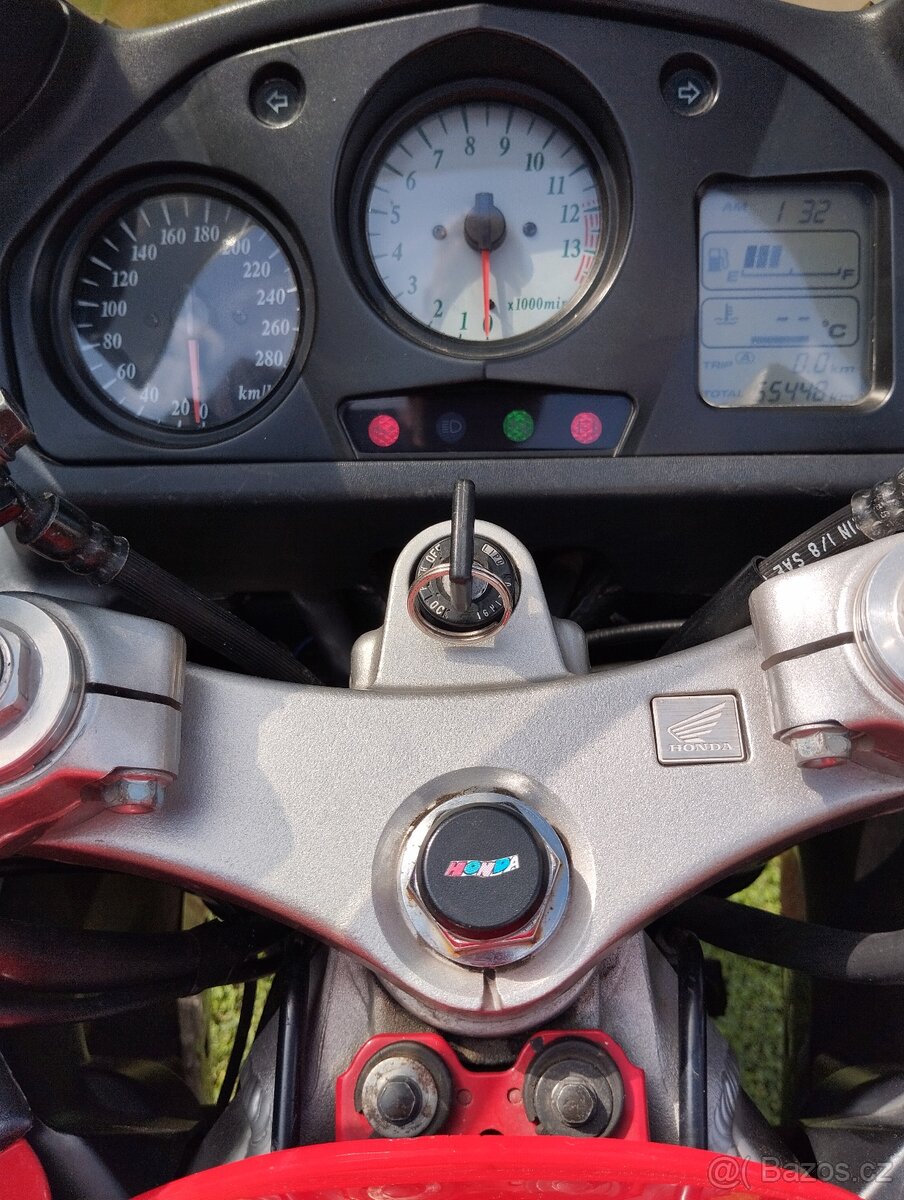 Honda VFR 800 FI - 7