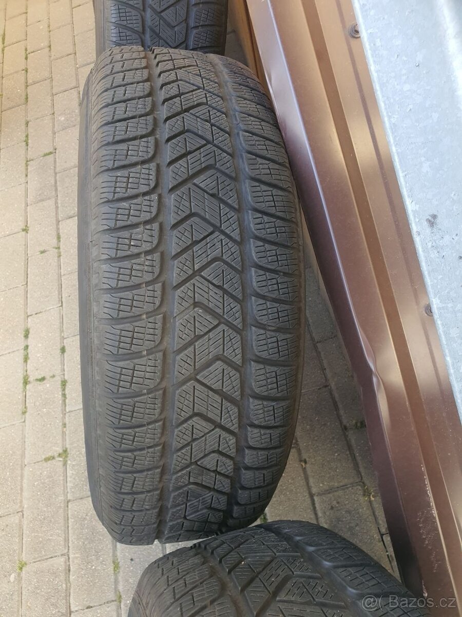 Prodám 215/65 R17 zimní na VW, Škoda, Seat - 7