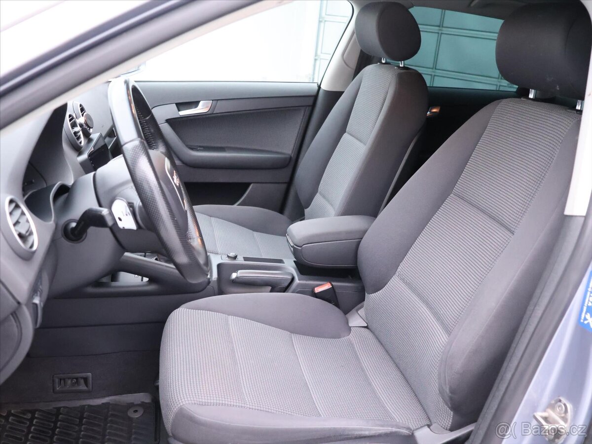 Audi A3 2,0 TDI 103kW DSG Attraction (2007) - 7