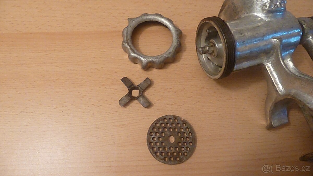 ruční mlýnek na maso - 7