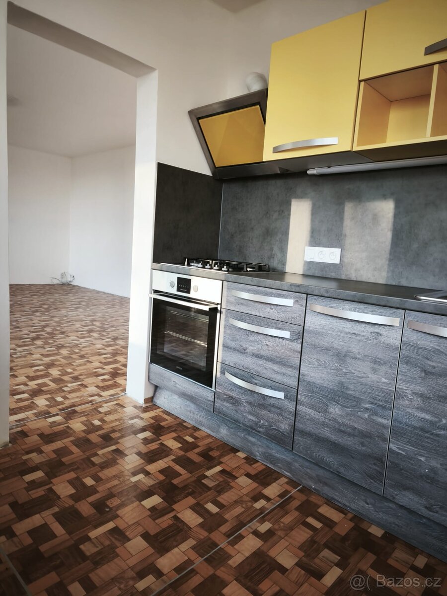 Pronajmu byt 4+1v Mostě - 7