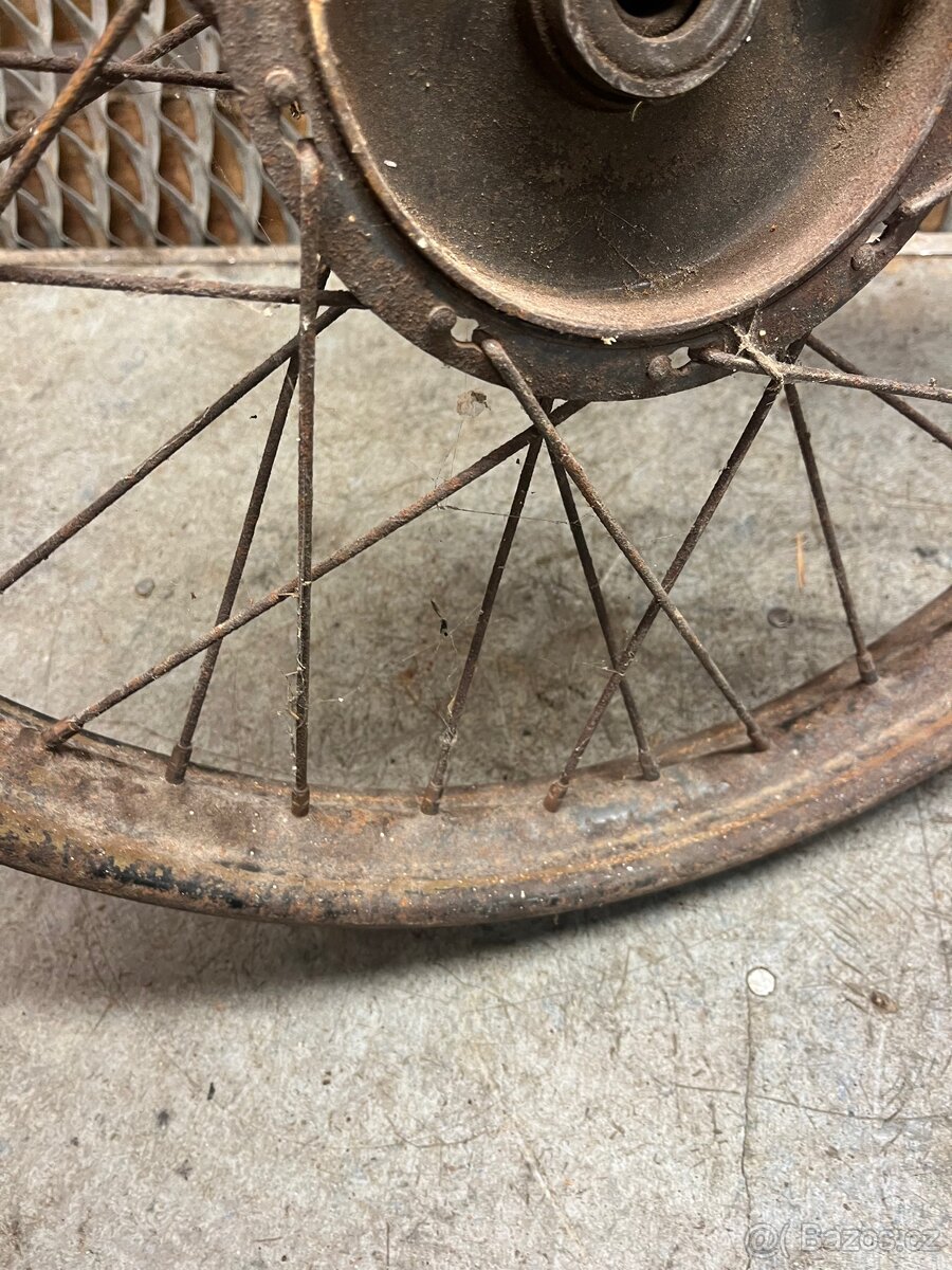 Přední kolo nejspíš ČZ 150C patina - 7