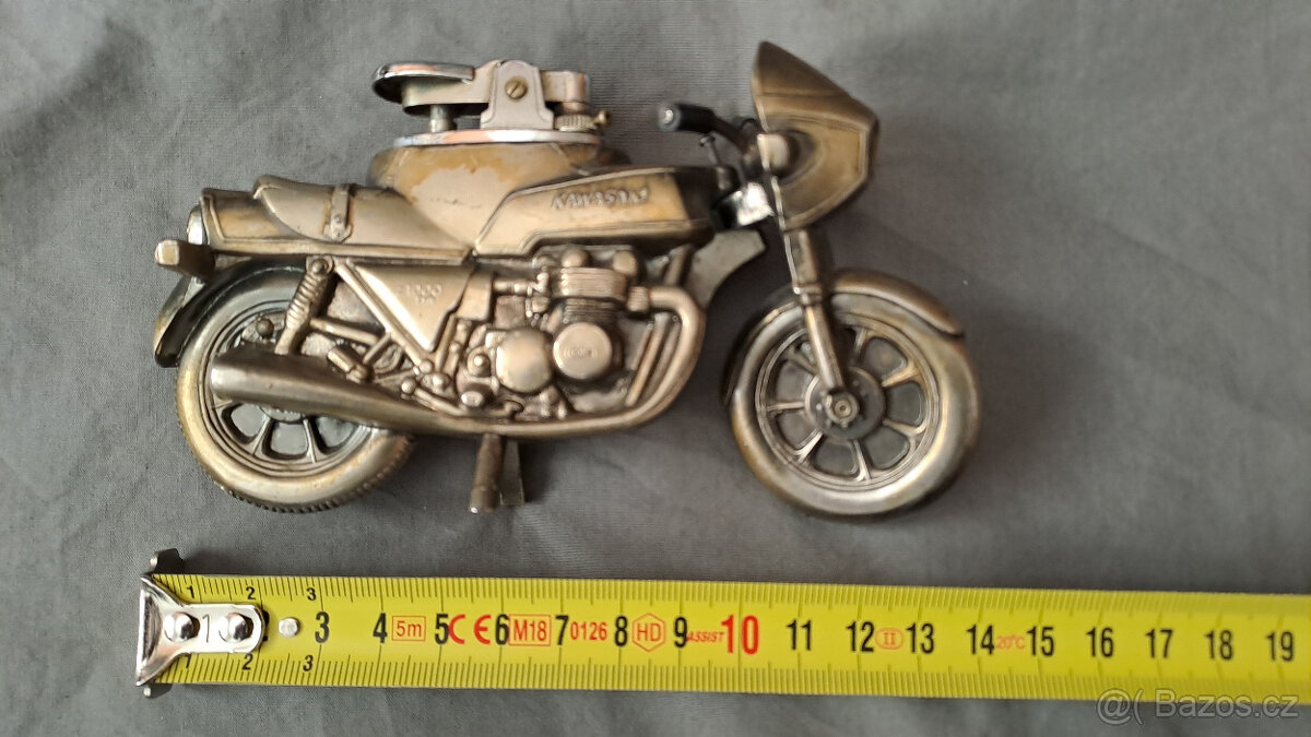 retro rukavice, opasek Yamaha XS, zapalovač Kawasaki Z 1000 - 7