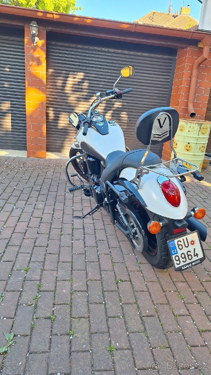 Kawasaki Vulcan 900 Custom - 7