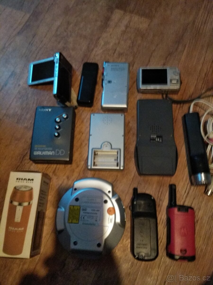 Discman,diktafon,starý mikrofon,starý hry... - 7