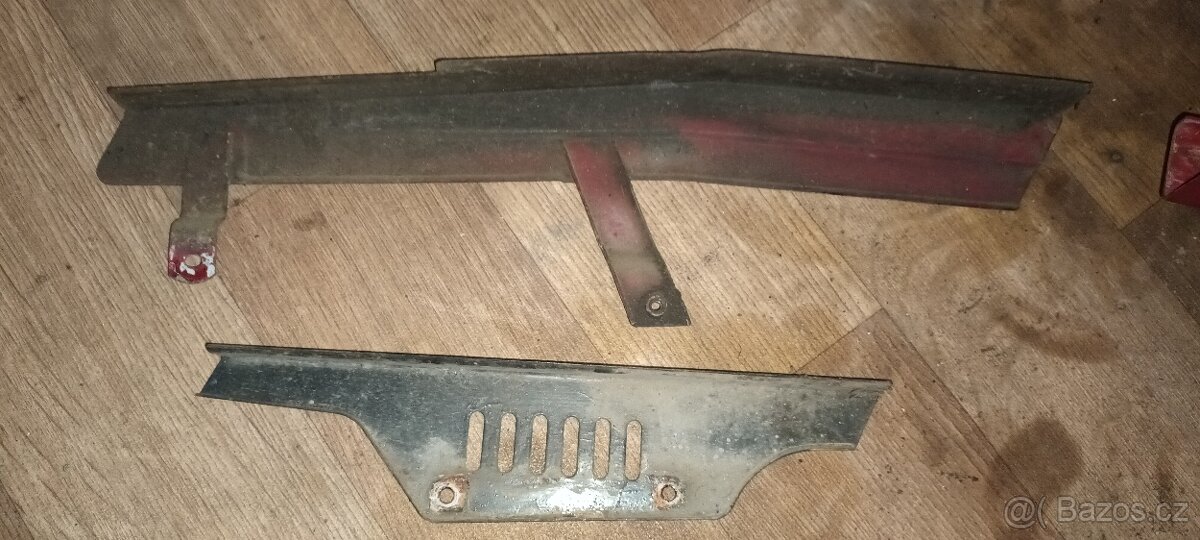 Babetta 210 - plechy, barva vínová - 7