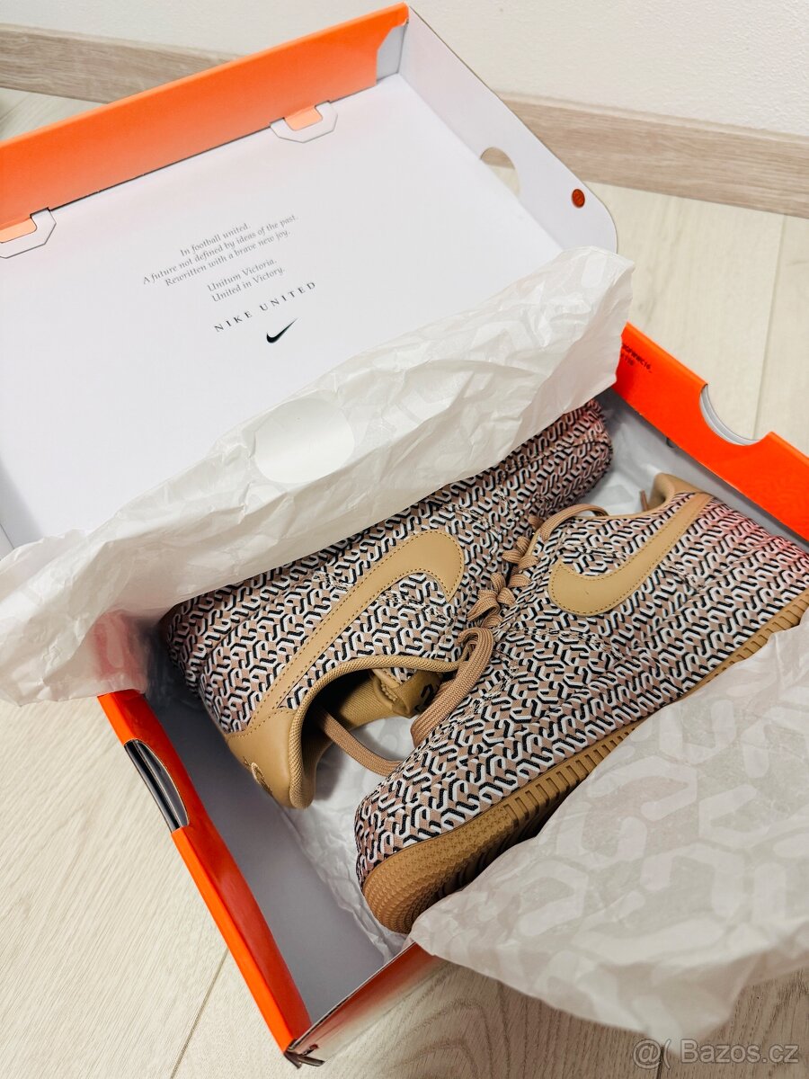 Nike Air Force 1 LX - 7