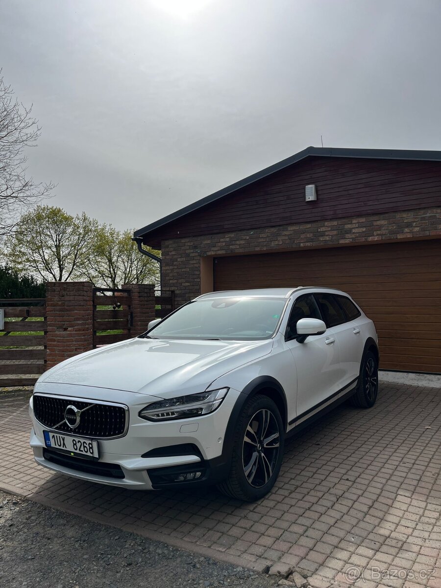 Volvo V90 Cross Country 4x4 motor 2,0 - 7
