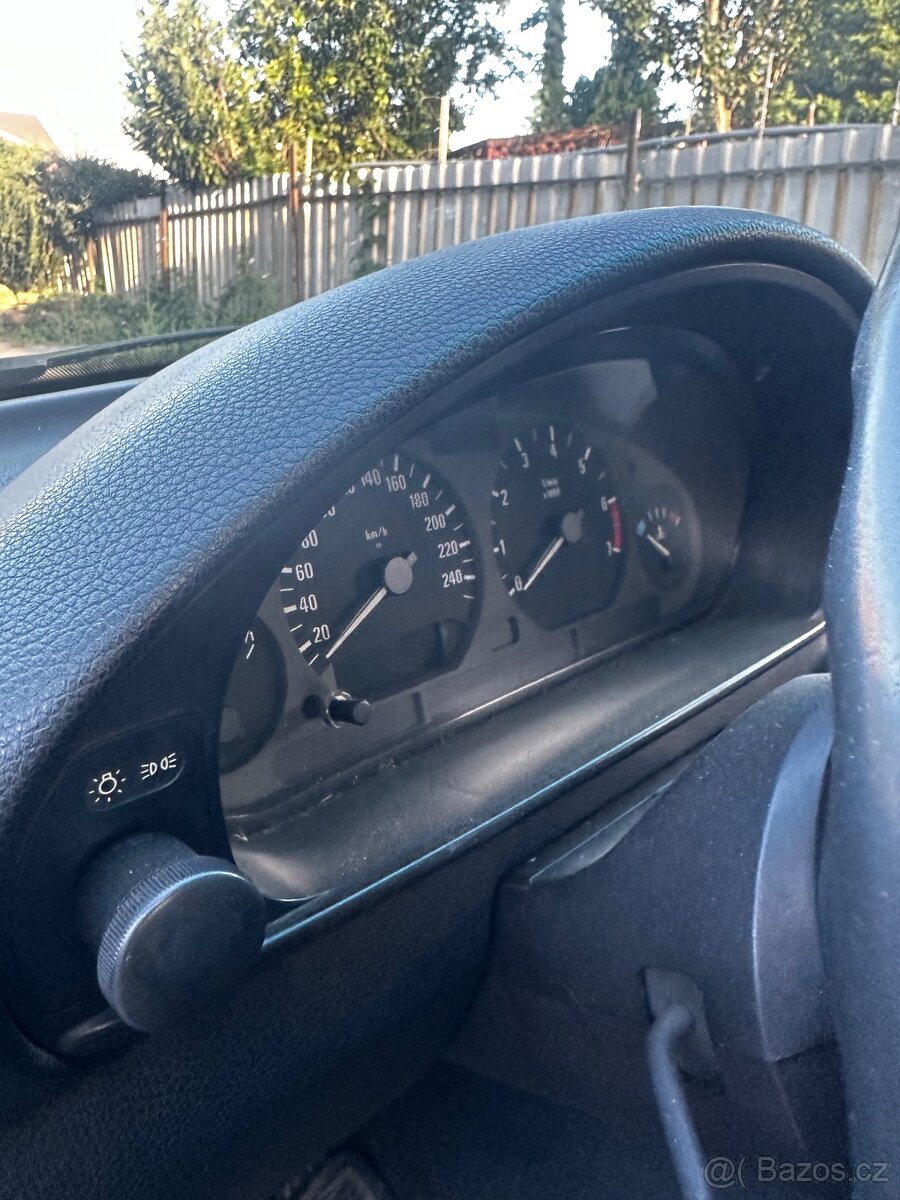 BMW E36 compact díly 1.6 - 7