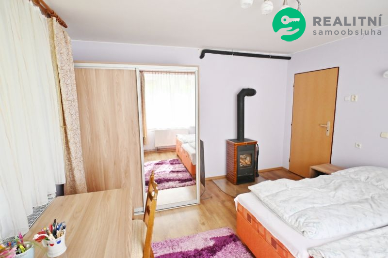 Prodej rodinného domu 172 m2, pozemek 3 735 m2 - 7