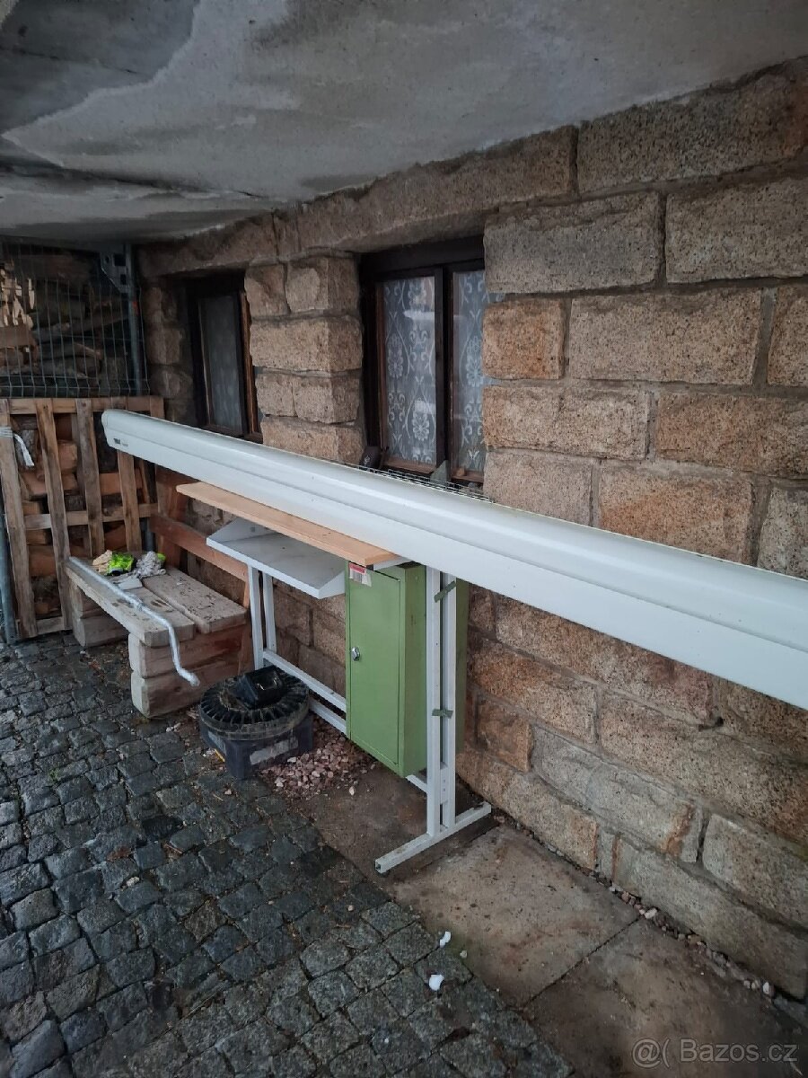 Markýza 4m bílá Thule omnistor - 7