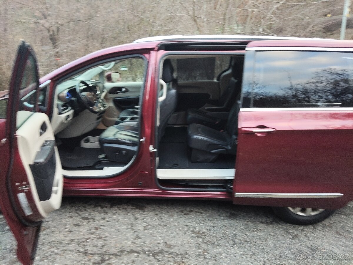 Chrysler Pacifica - 7