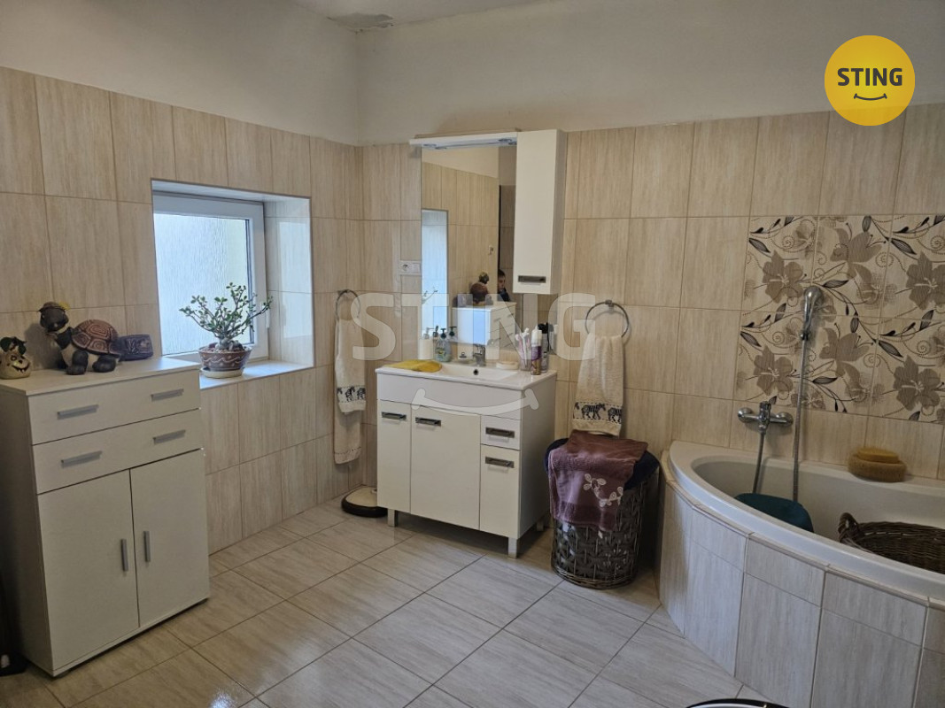Prodej rodinného domu 3+1 120 m2 s pozemkem 292m2 a , 132308 - 7