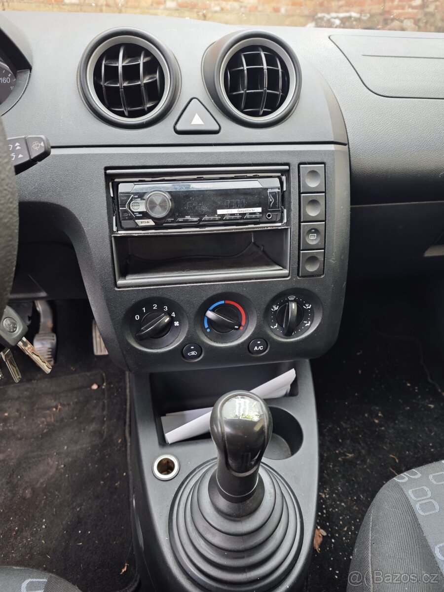 Ford Fiesta 1.4 benzín - 7