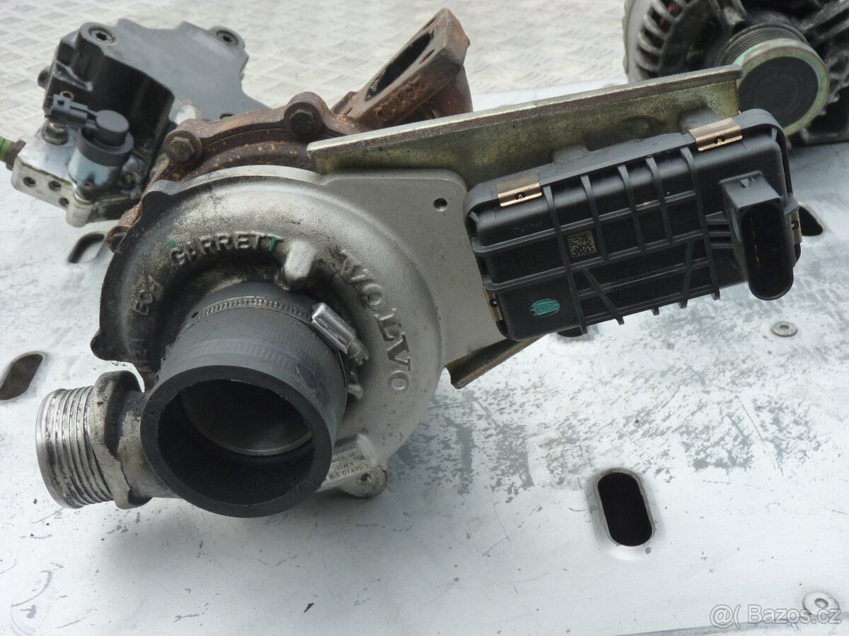 VOLVO XC70 2,4D D5 - PŘÍSLUŠENSTVÍ MOTORU - 7