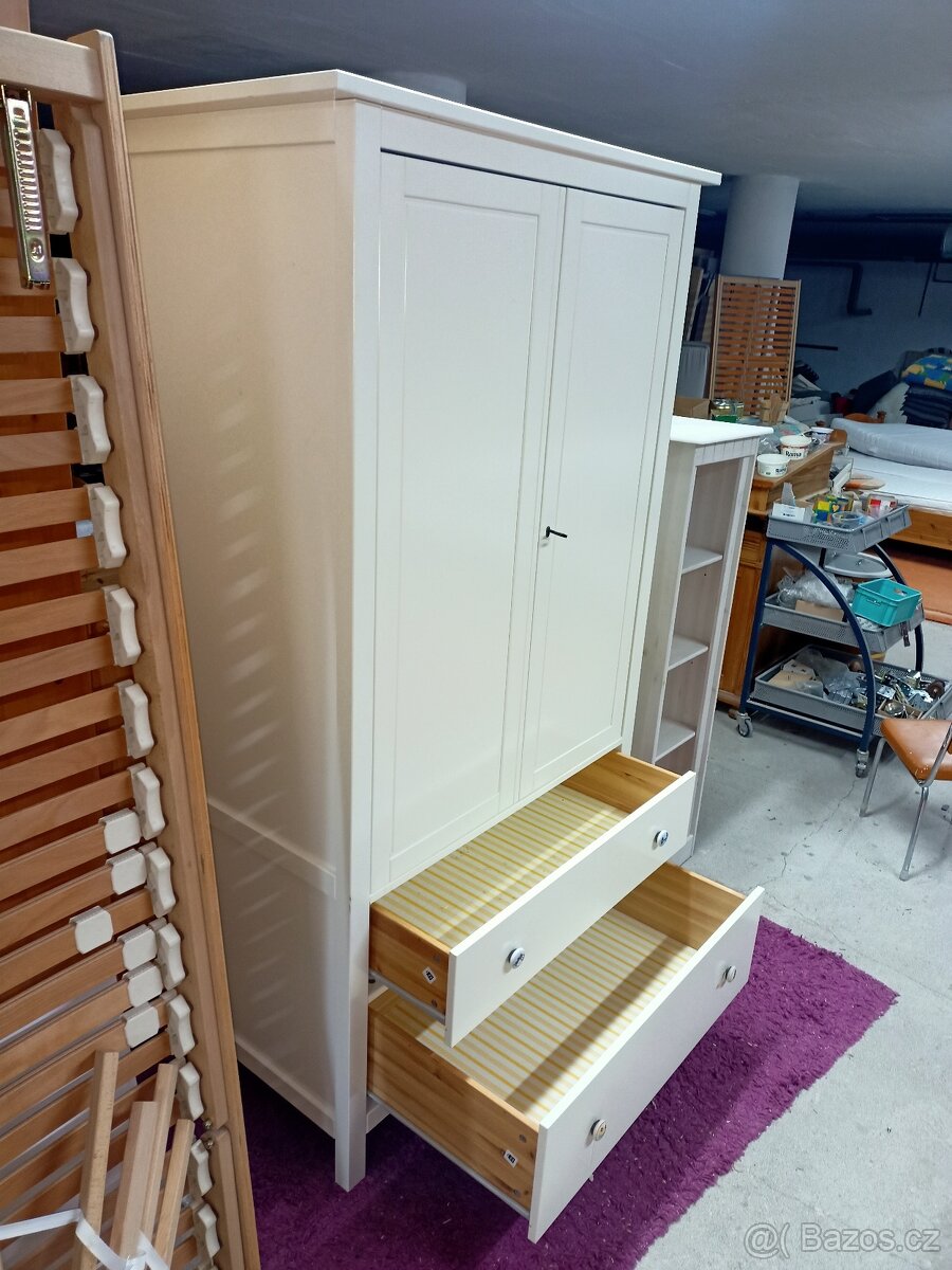 Prodám hezkou skřín IKEA HEMNES. - 7