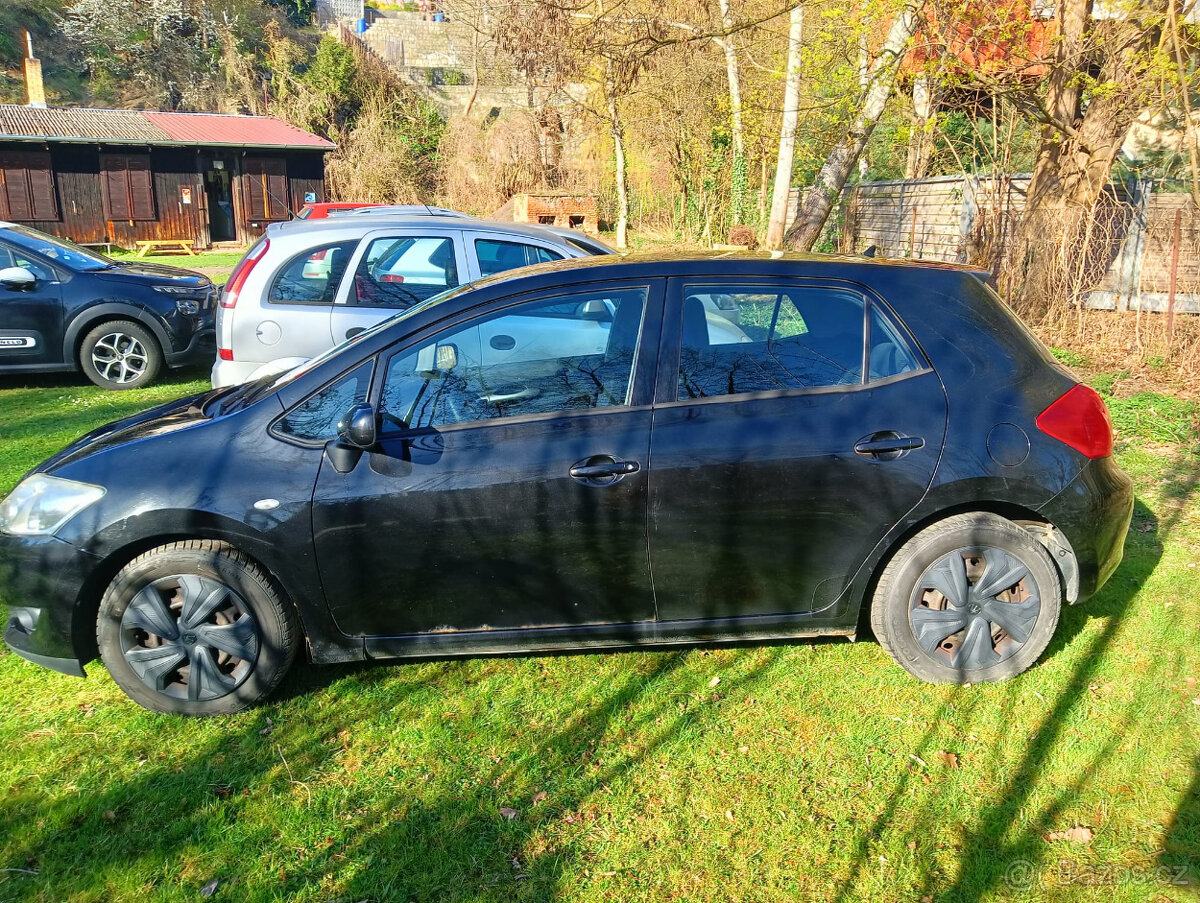 Toyota Auris 1.6 benzín 2008 - 7