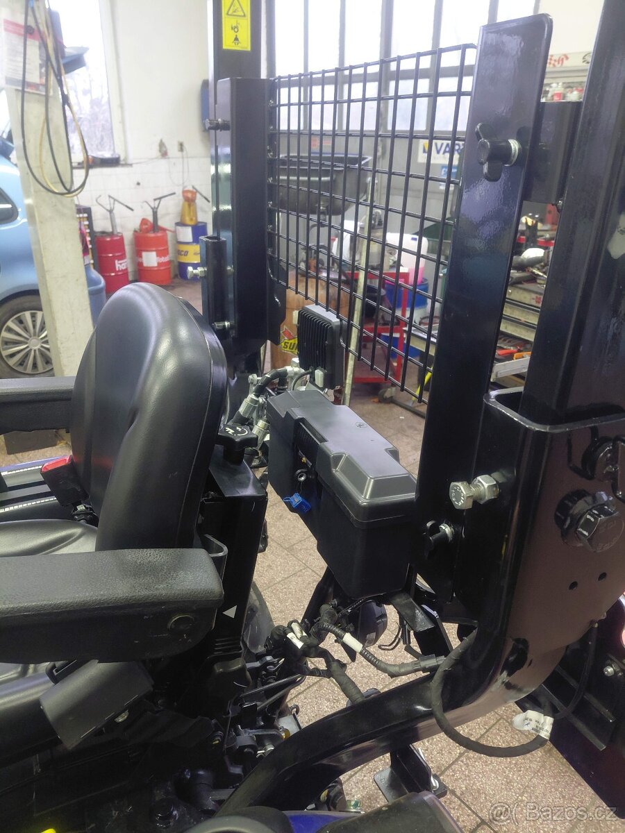 Malotraktor Farmtrac 26 4WD PRO - 7