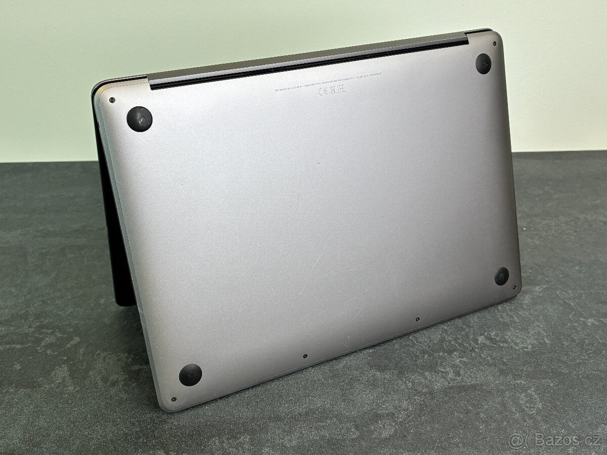 MacBook Pro 13'' 2017 / i5 / 8GB / 256GB SSD - DPH - 7
