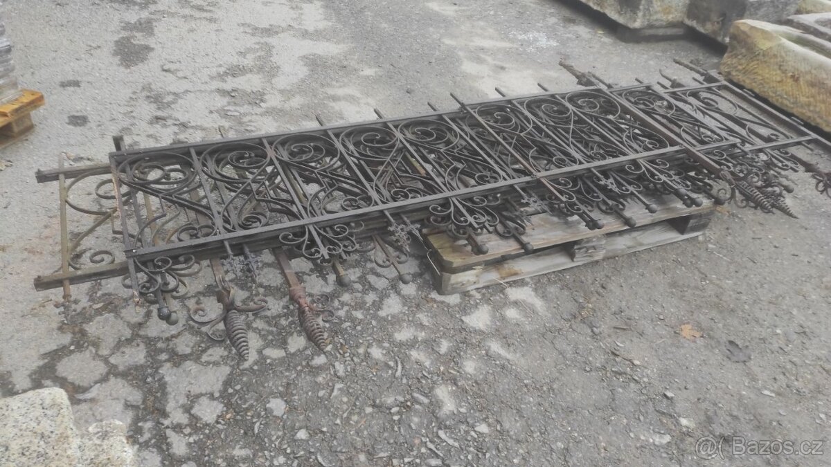 Starý železný plot, plotové dílce, 12bm - 7