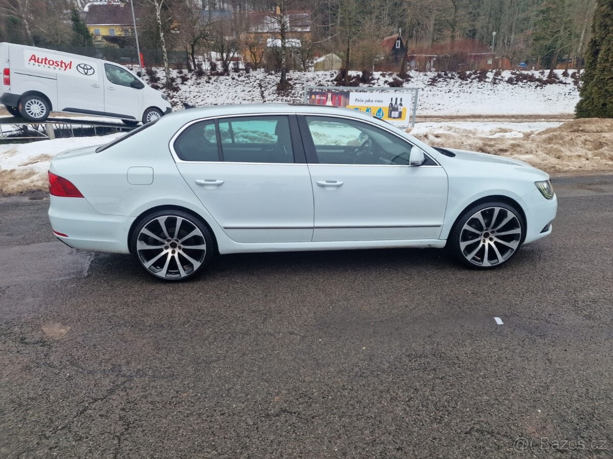 Škoda Superb 2 facelift elegance 1.8 tsi 118kw rok 2013/14 - 7