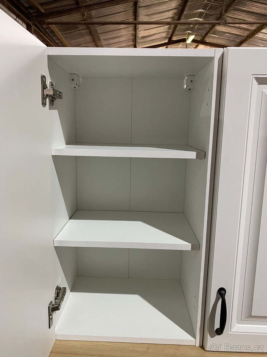 Moderní kuchyňská linka bez spotřebiči - 7