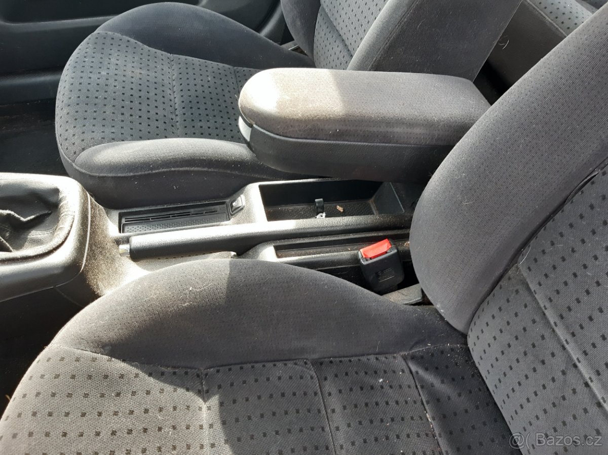 VW Passat B5 2,3 VR5 110kW SYNCRO 4x4, AGZ - díly - 7