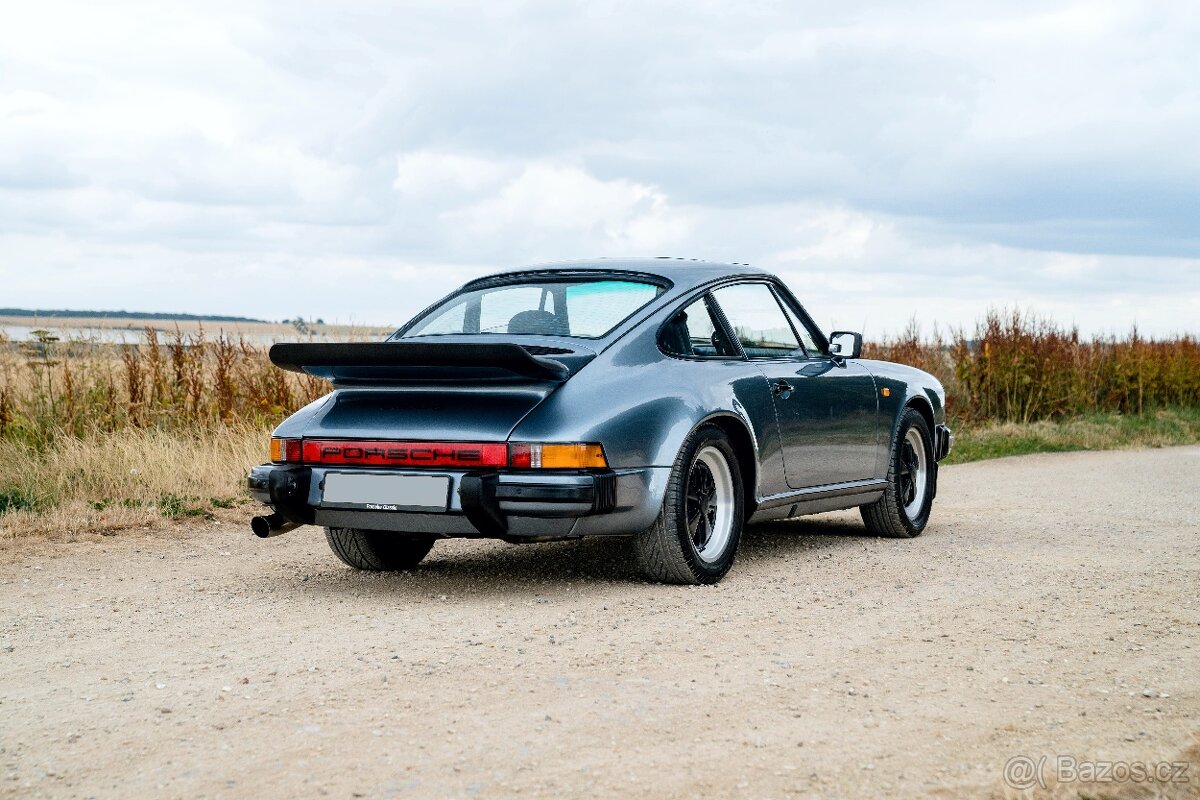 Porsche 911 Carrera 3,2 - 7