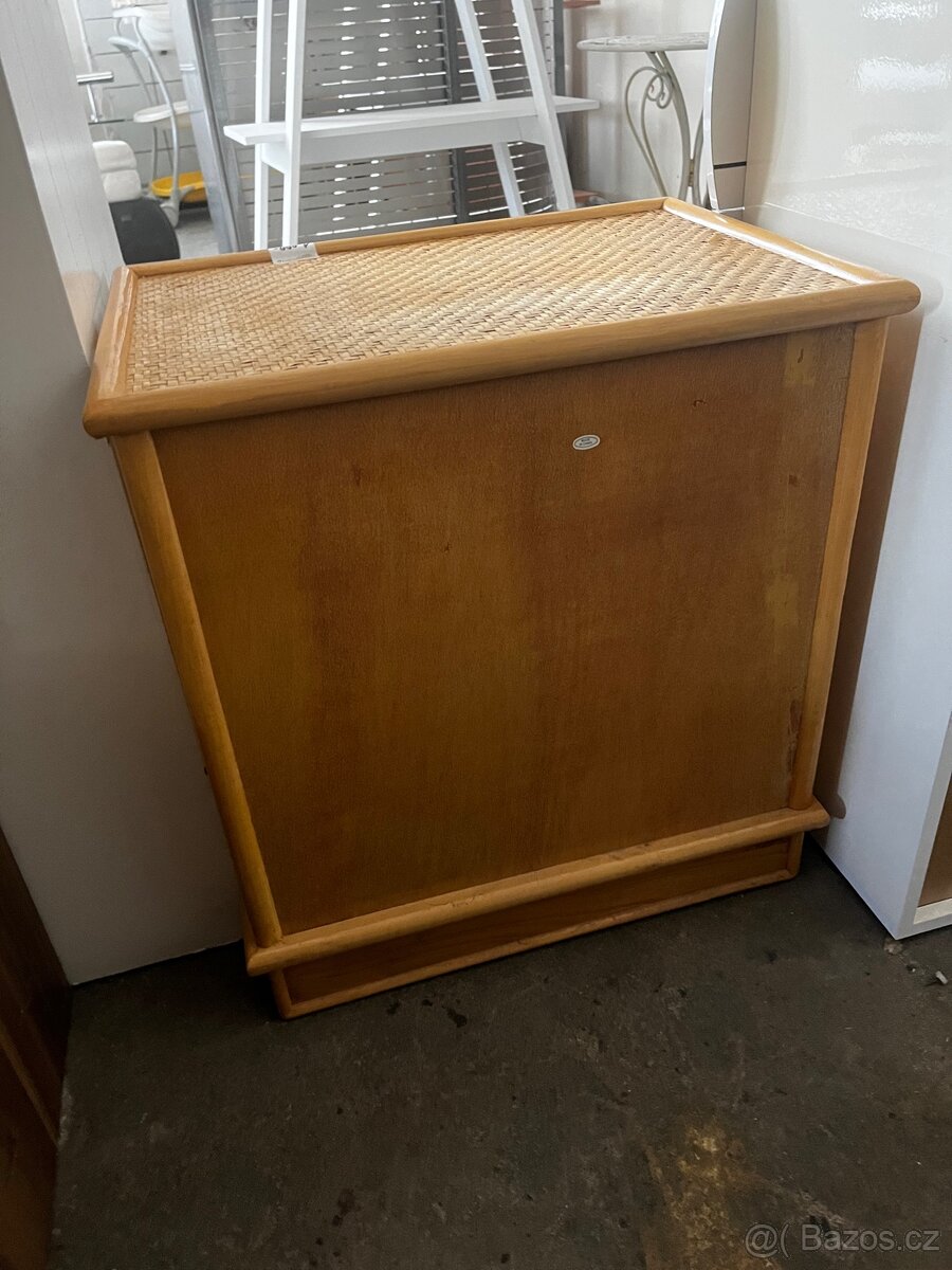 Komoda - 7