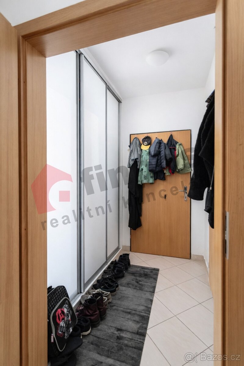 Pronájem bytu 1+kk s terasou a předzahrádkou, Jana Přibíka, - 7