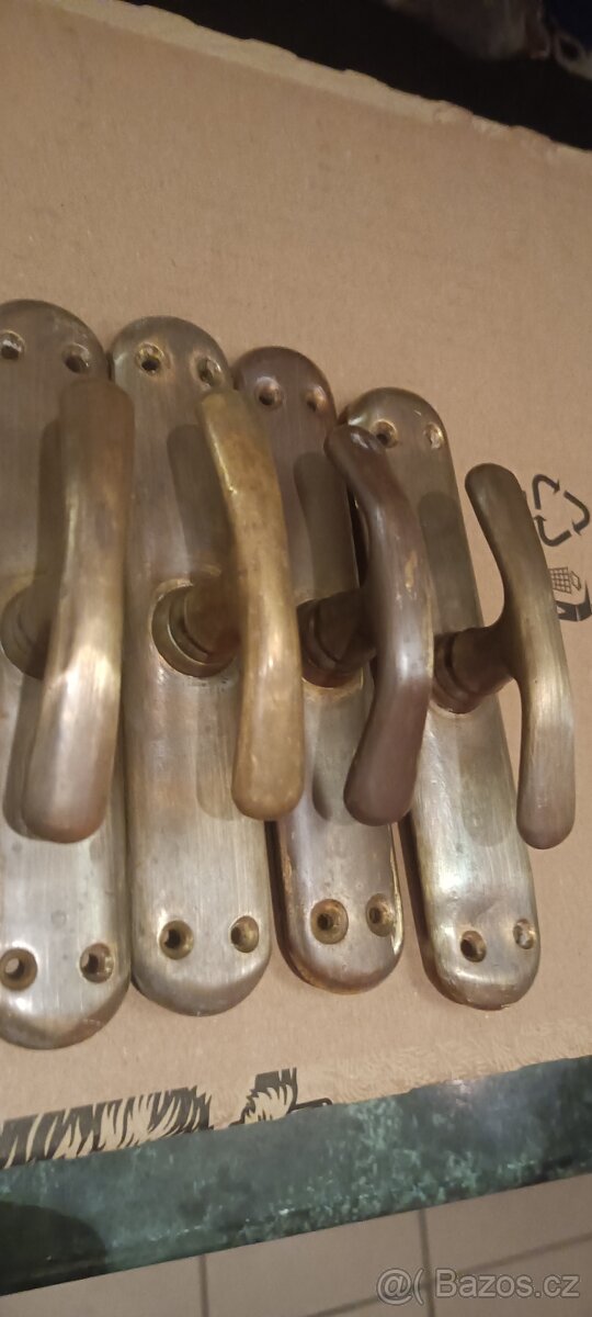 Mosazné kování , kliky kličky. - 7