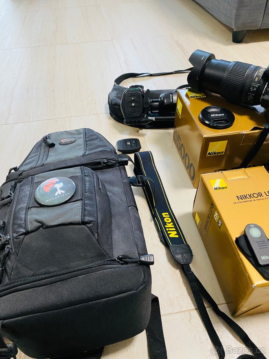 Nikon D5000 + kompletní výbava - 7