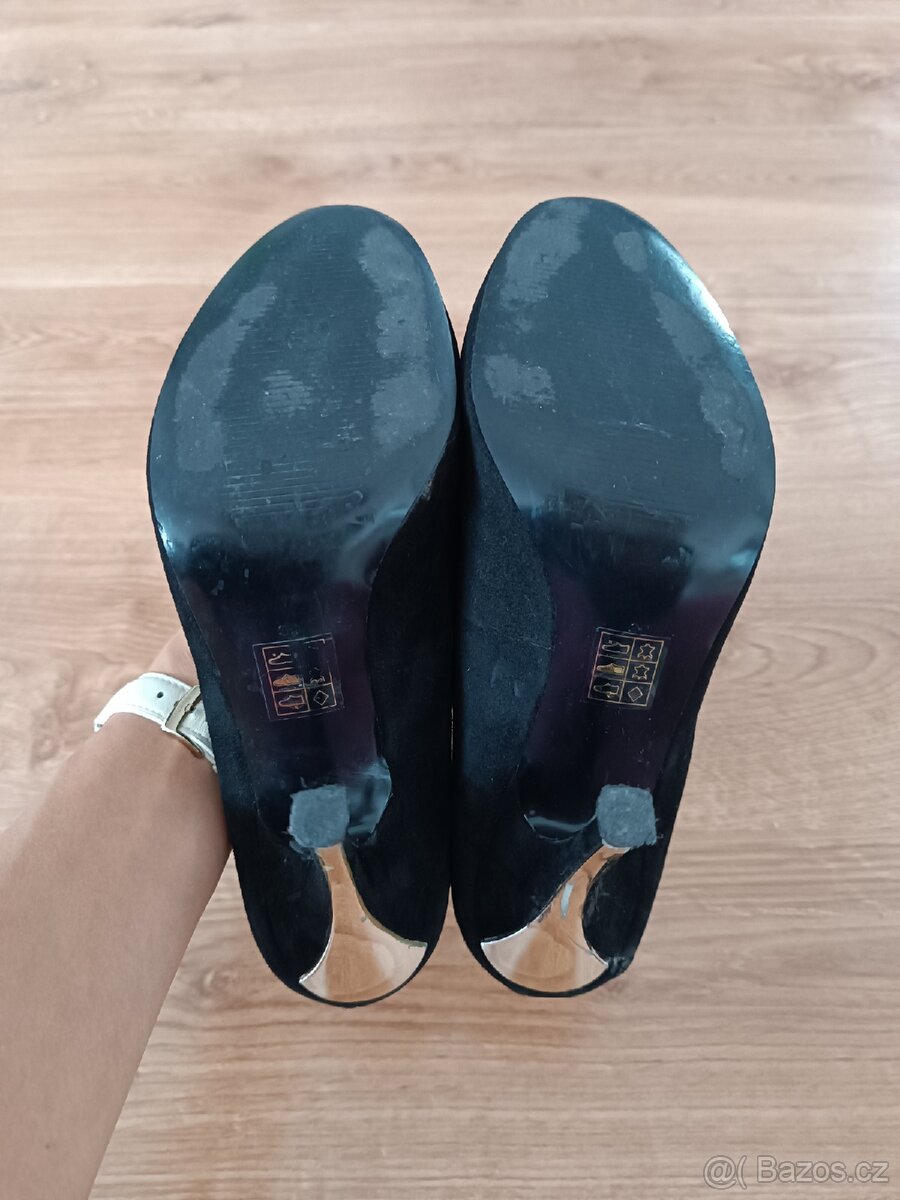 Semišové lodičky Guess - 7