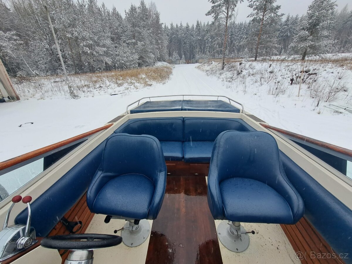 Loď člun Scarab 300 - 7