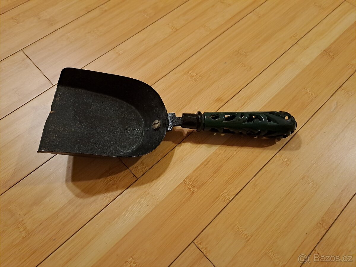 Starý uhlák s lopatkou - 7