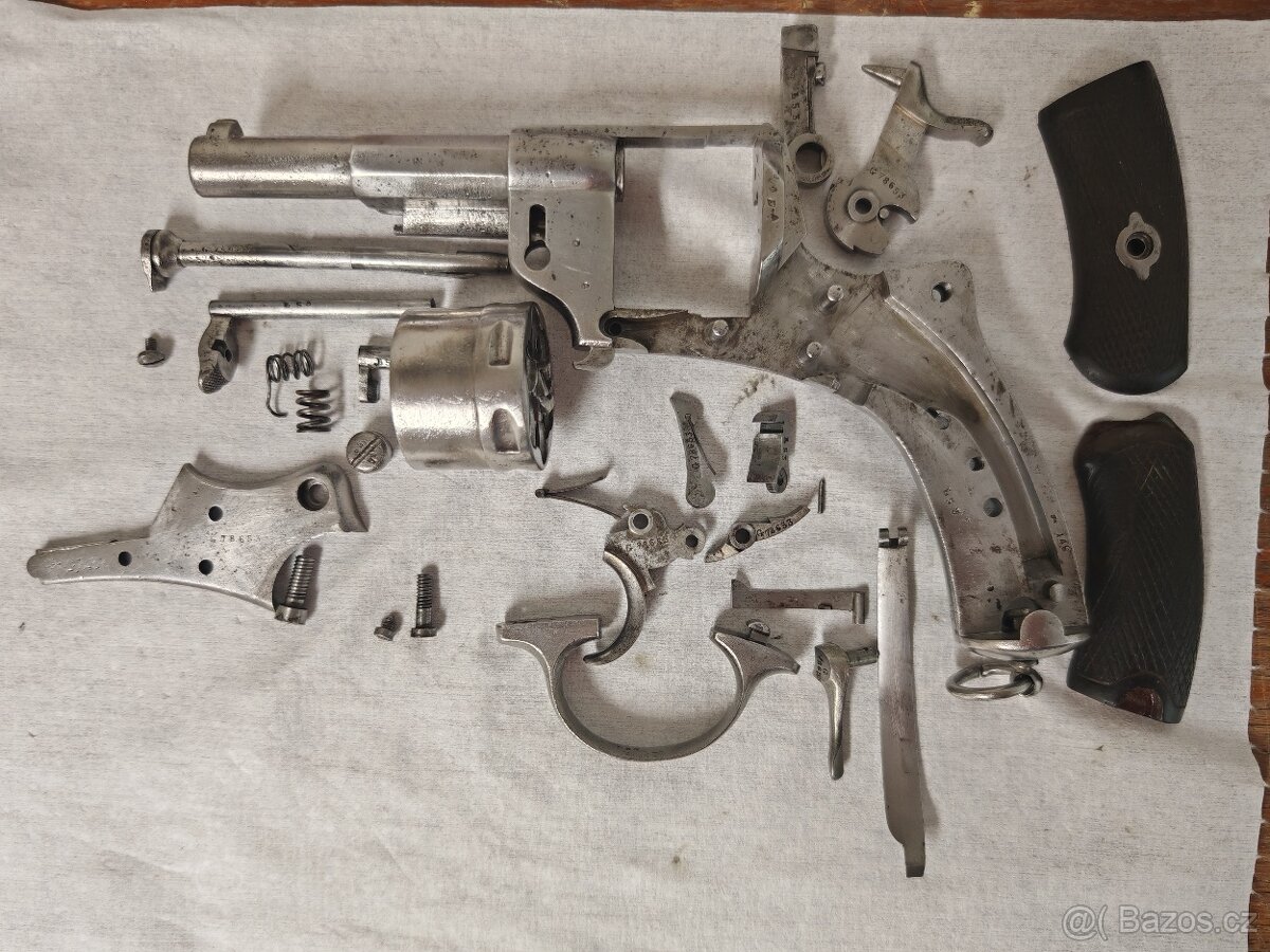 Revolver historický 1890 - 7