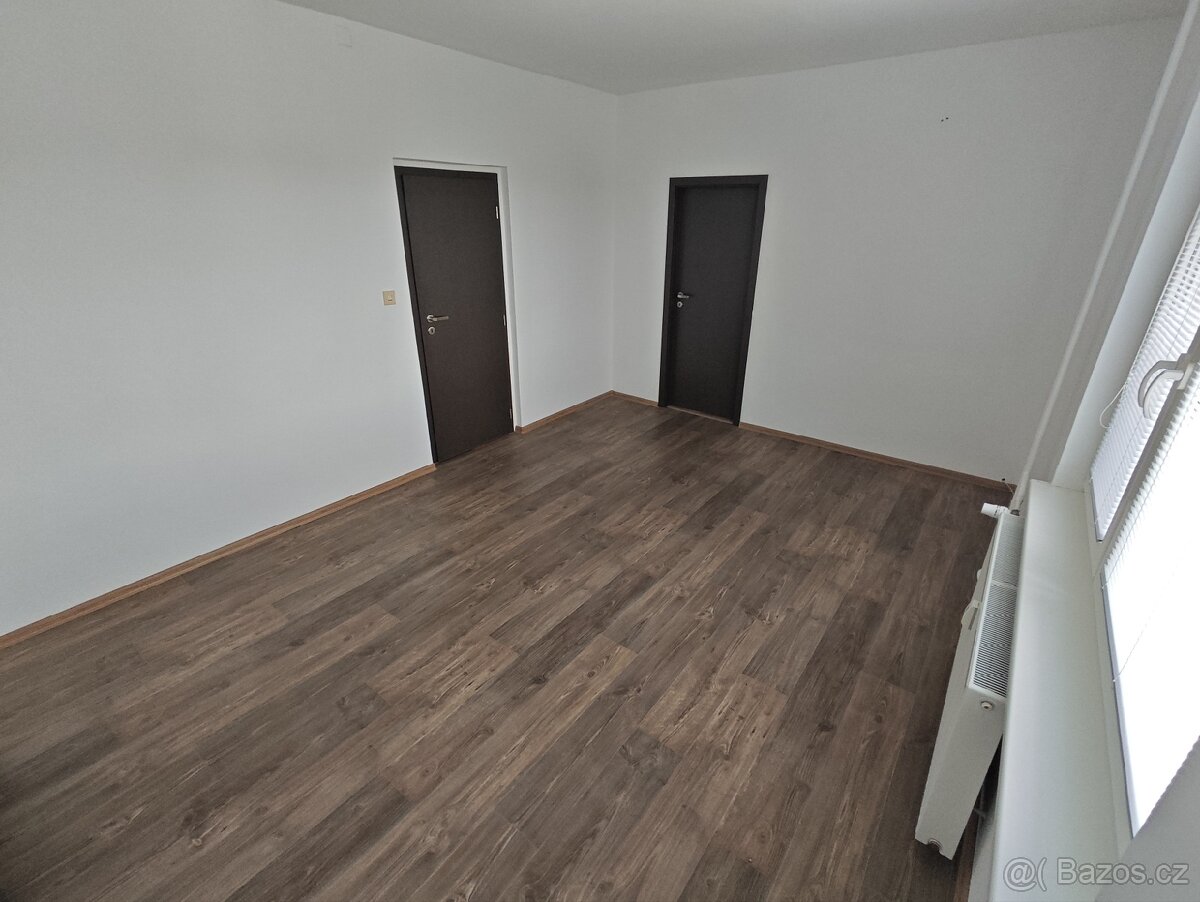 Pronájem družstevního bytu 4+1 Orlová (4) - 7