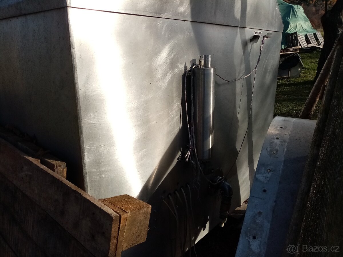 Dvouplášťová nerezová nádrž 2 000 litrů - 7