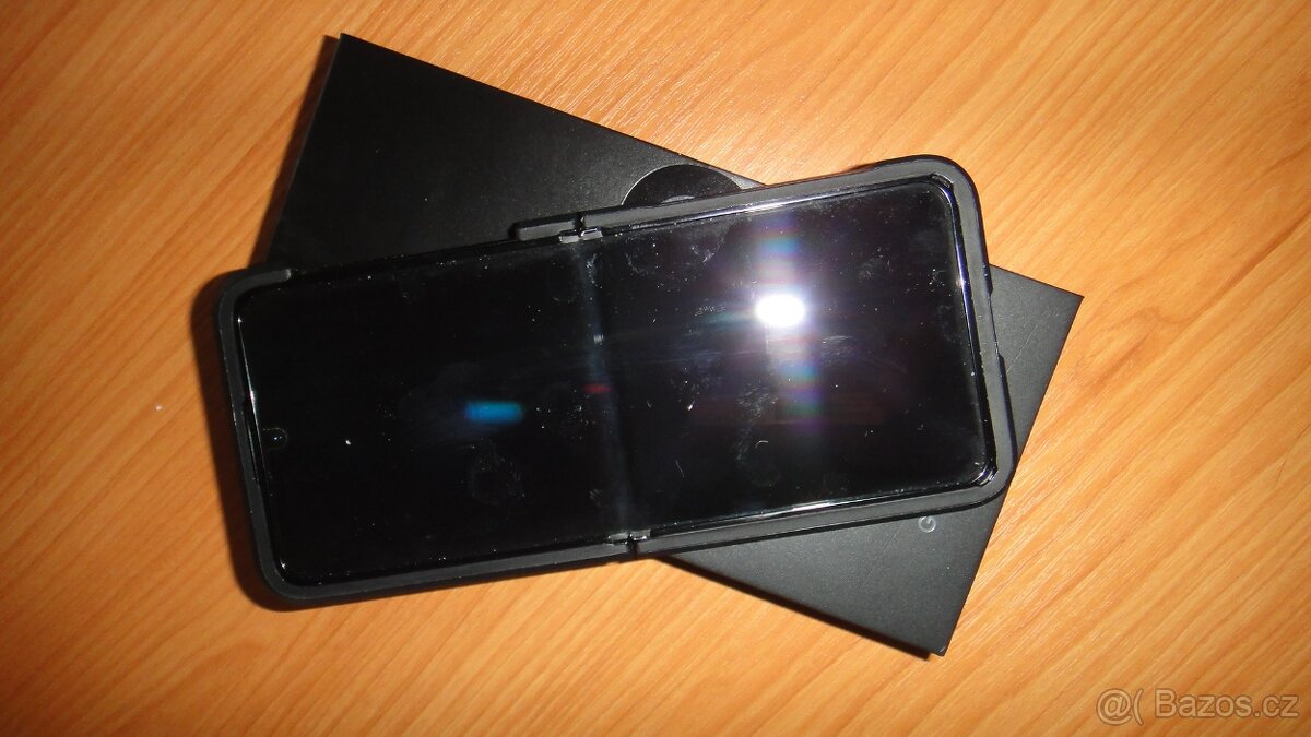 Samsung Galaxy Flip 4 - 7