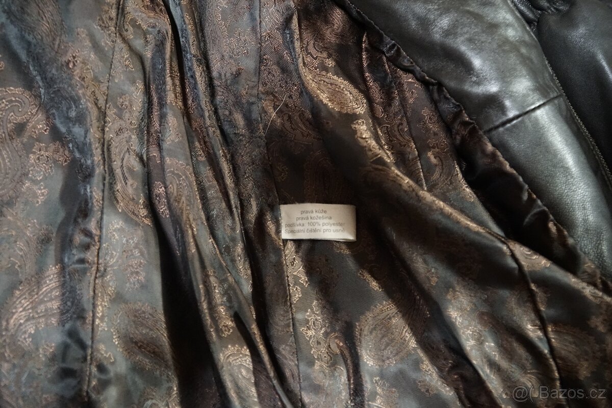 Dámský kožený černý kabát KARA - 7