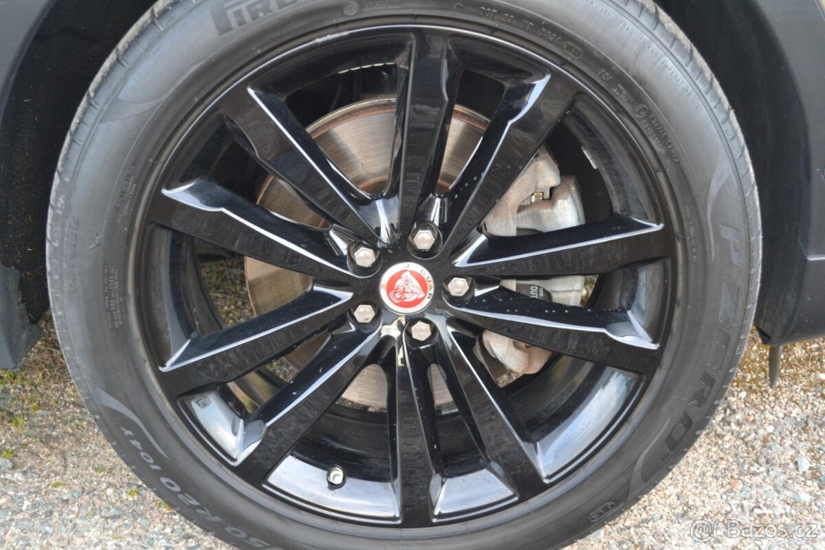 Jaguar E-Pace P200 R-Dynamic AWD Meridian - 7