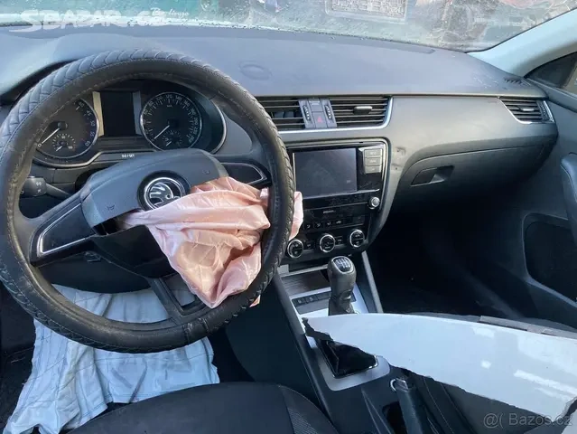 Prodám náhradní díly Škoda Octavia 3 - 7