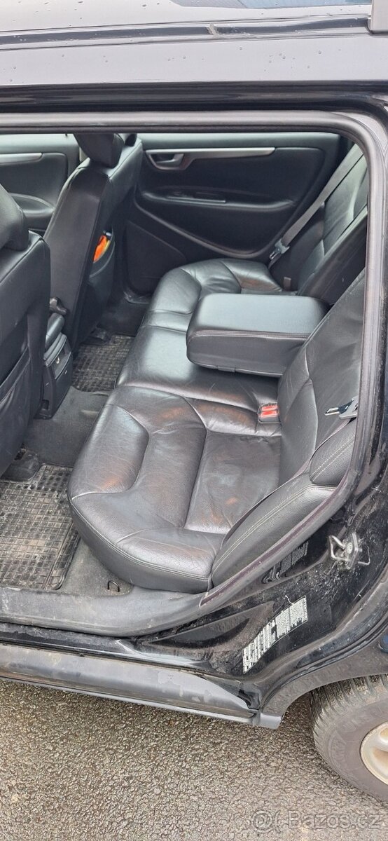 V70 2,4i 2002 7 míst tažné - 7