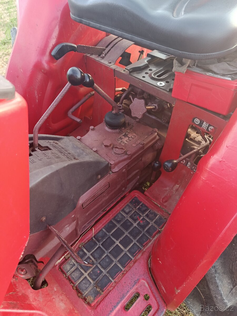 Malotraktor Yanmar+ čelní nakladač - 7