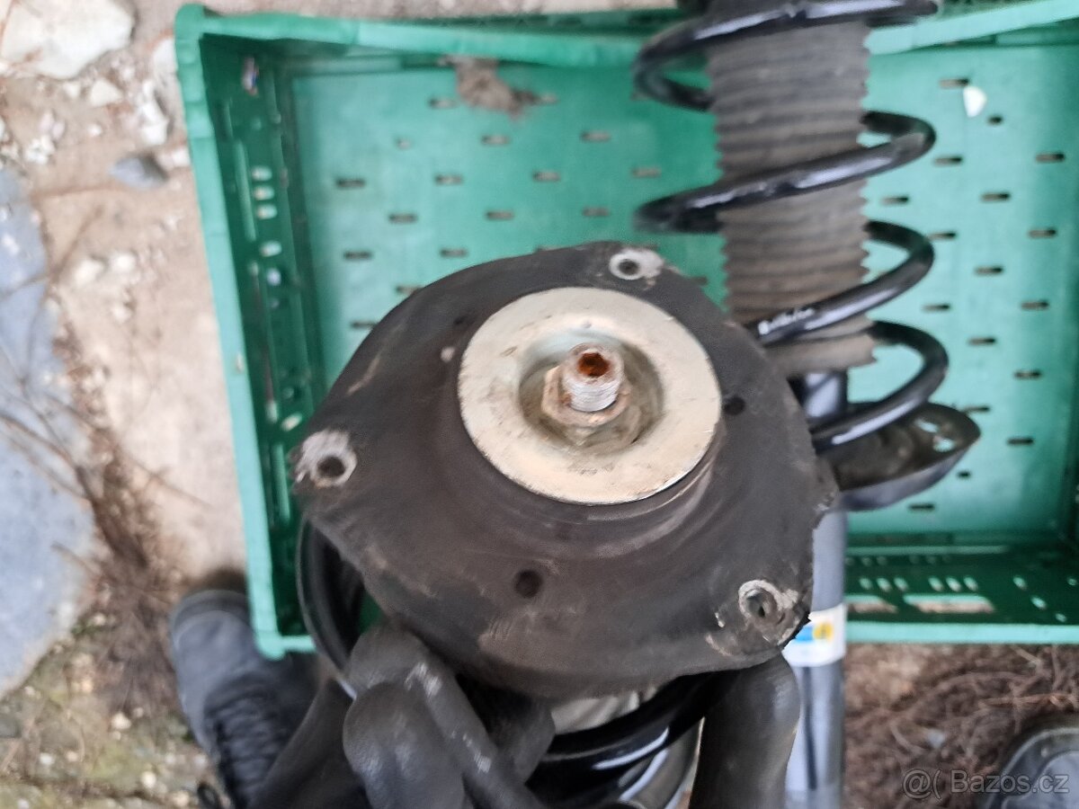 Přední tlumiče + pružiny + uložení VW Touran 1T2 - 7