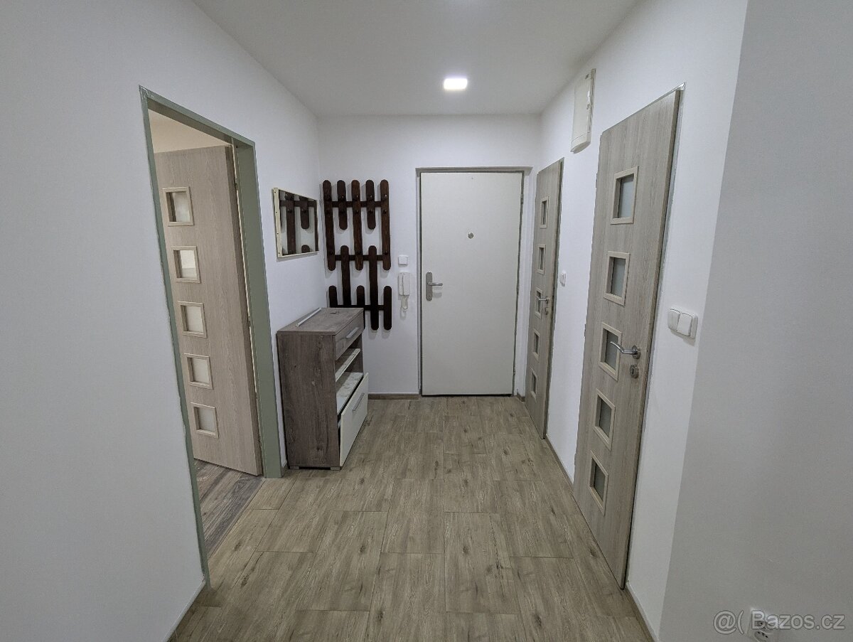 Pronájem bytu 3+1, Ostrov u Karlových Varů - 7