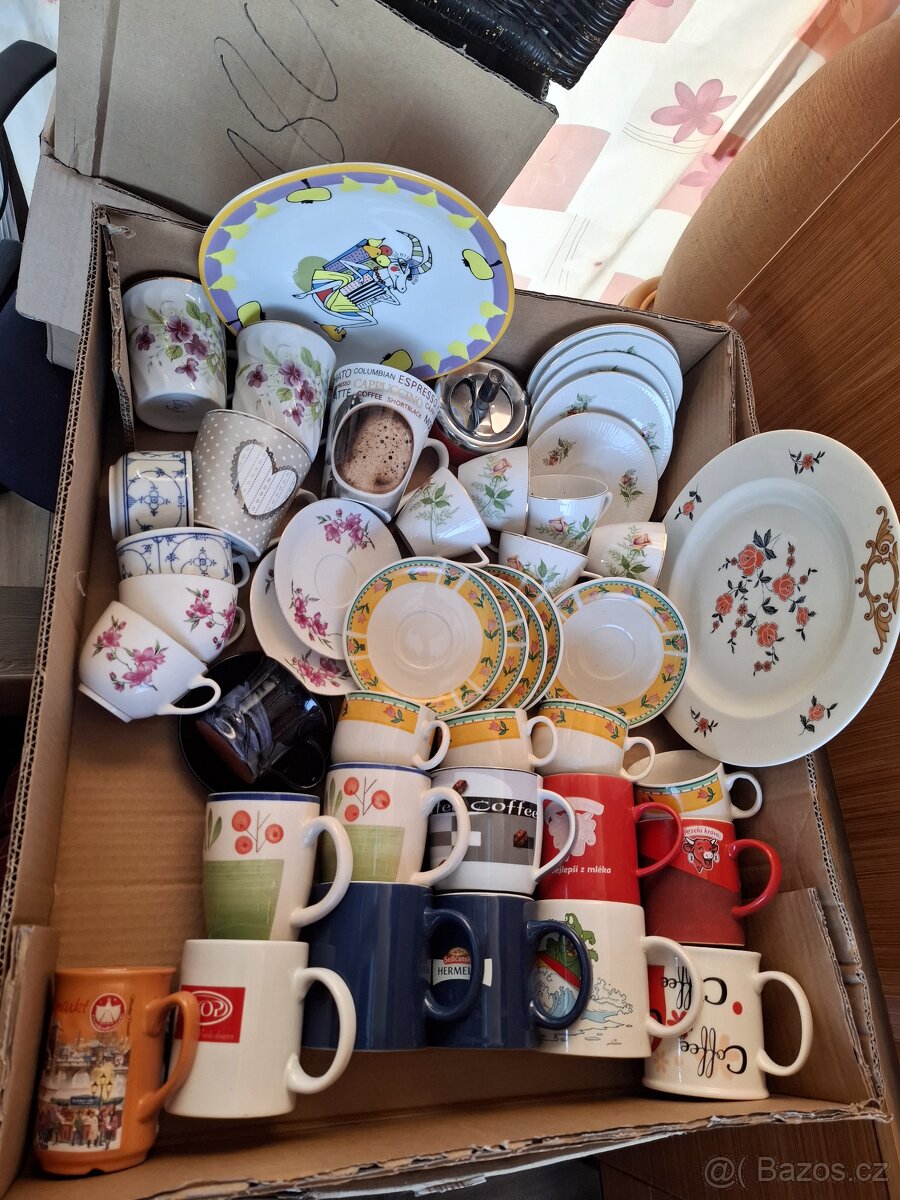Hrnky, šálky, podšalky a talíře - 7