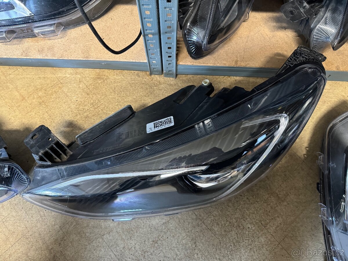 Ford Focus MK4 Přední světla xenon - 7