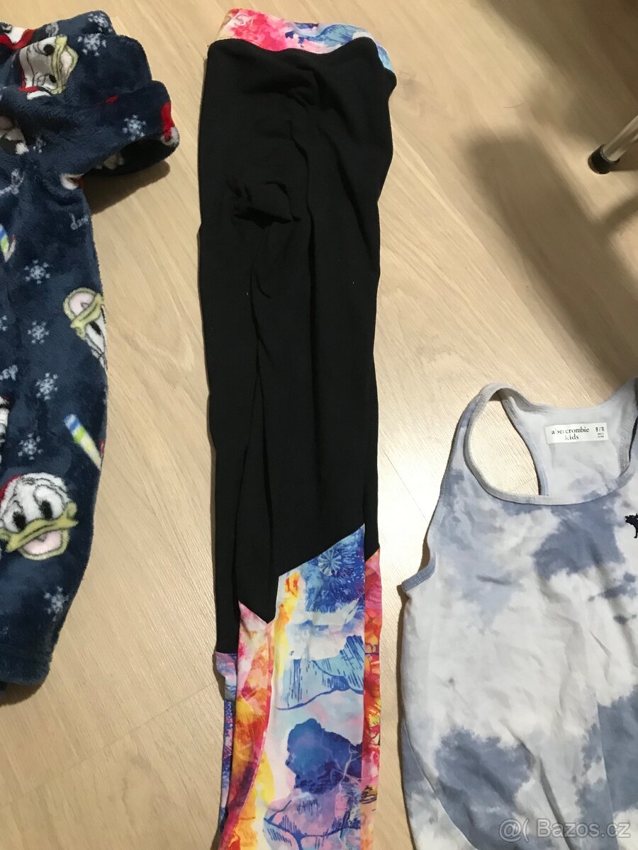 Malý balík dívčího oblečení, vel. 7-10 let - 7