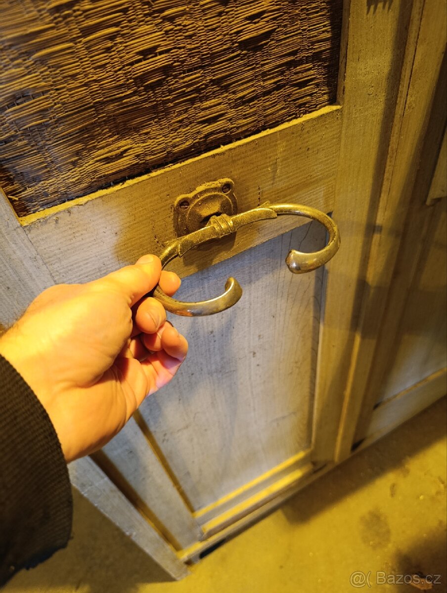 Velká šatní skříň - 7